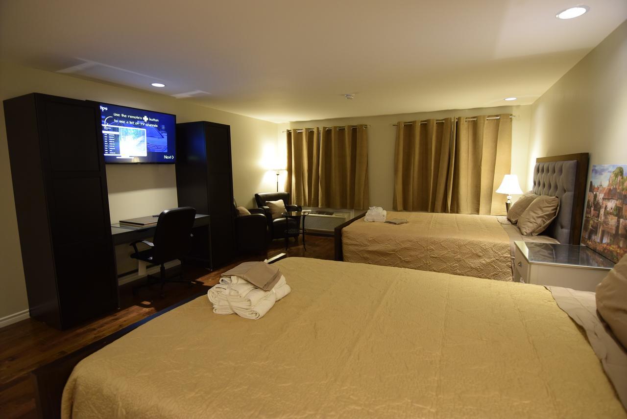 The Lion Inn & Suites Chetwynd Esterno foto