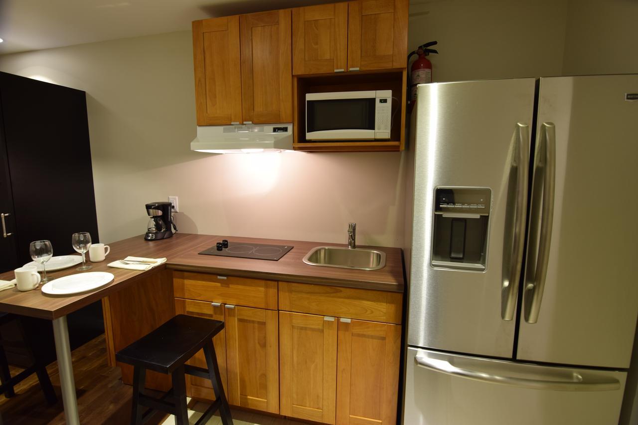 The Lion Inn & Suites Chetwynd Esterno foto