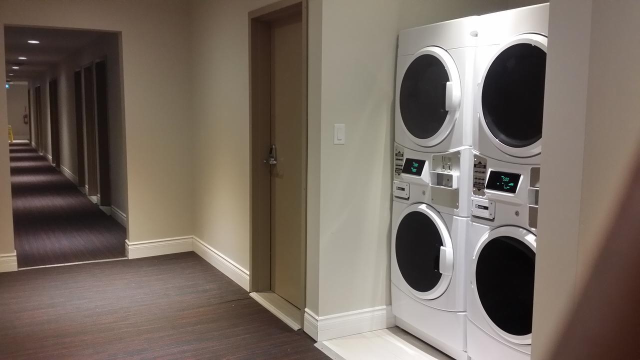 The Lion Inn & Suites Chetwynd Esterno foto