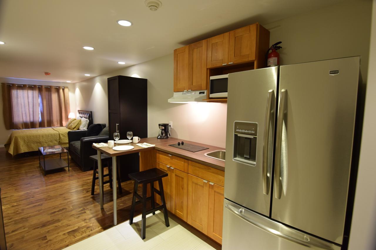 The Lion Inn & Suites Chetwynd Esterno foto
