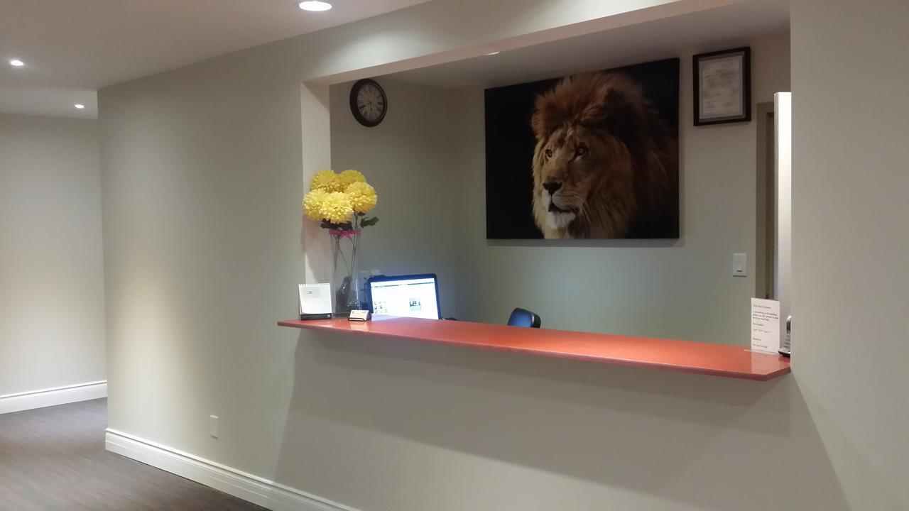 The Lion Inn & Suites Chetwynd Esterno foto