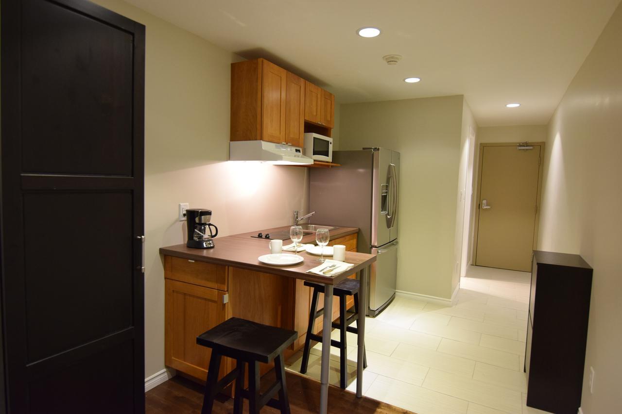 The Lion Inn & Suites Chetwynd Esterno foto